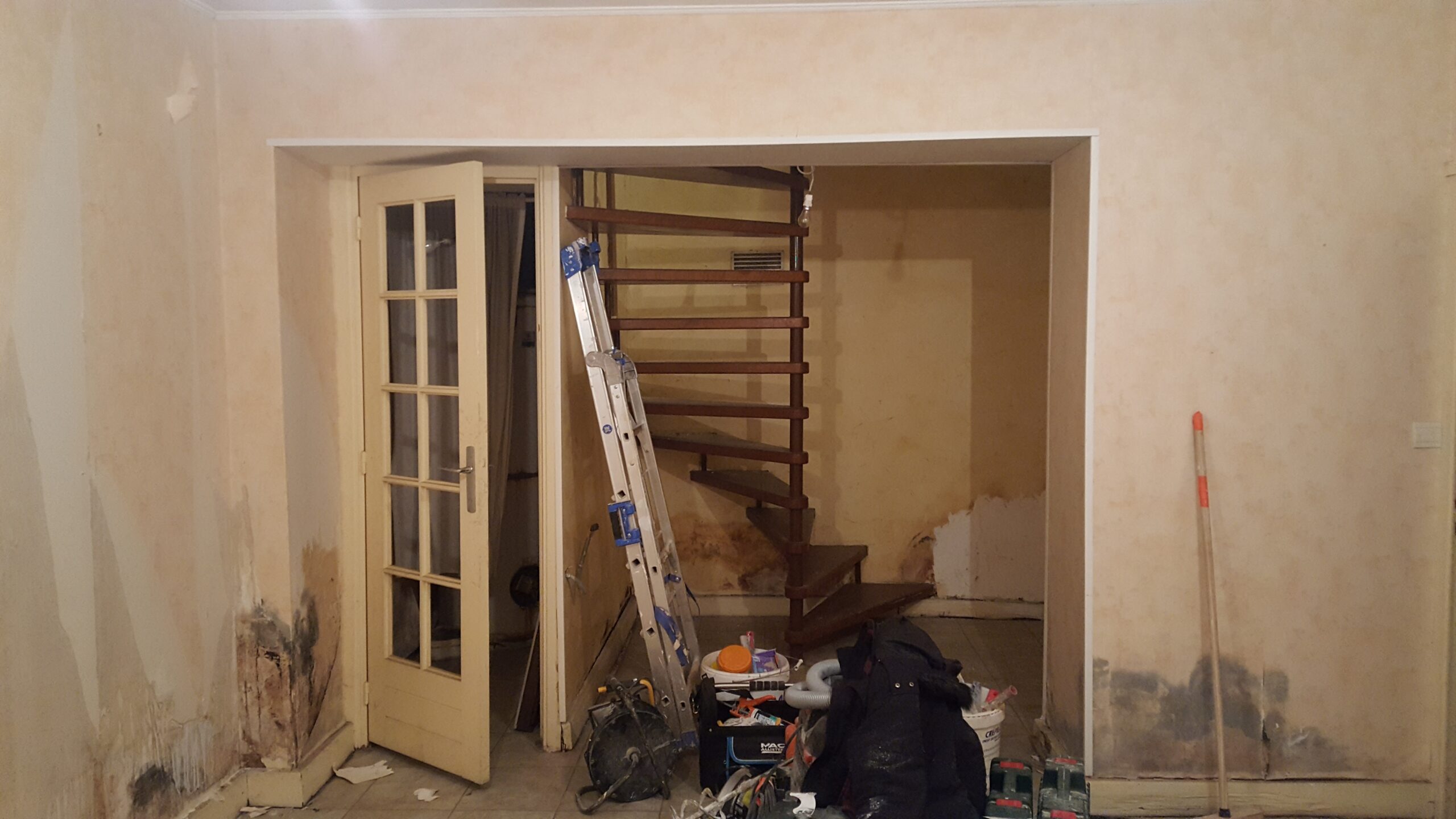 renovation commerce bron